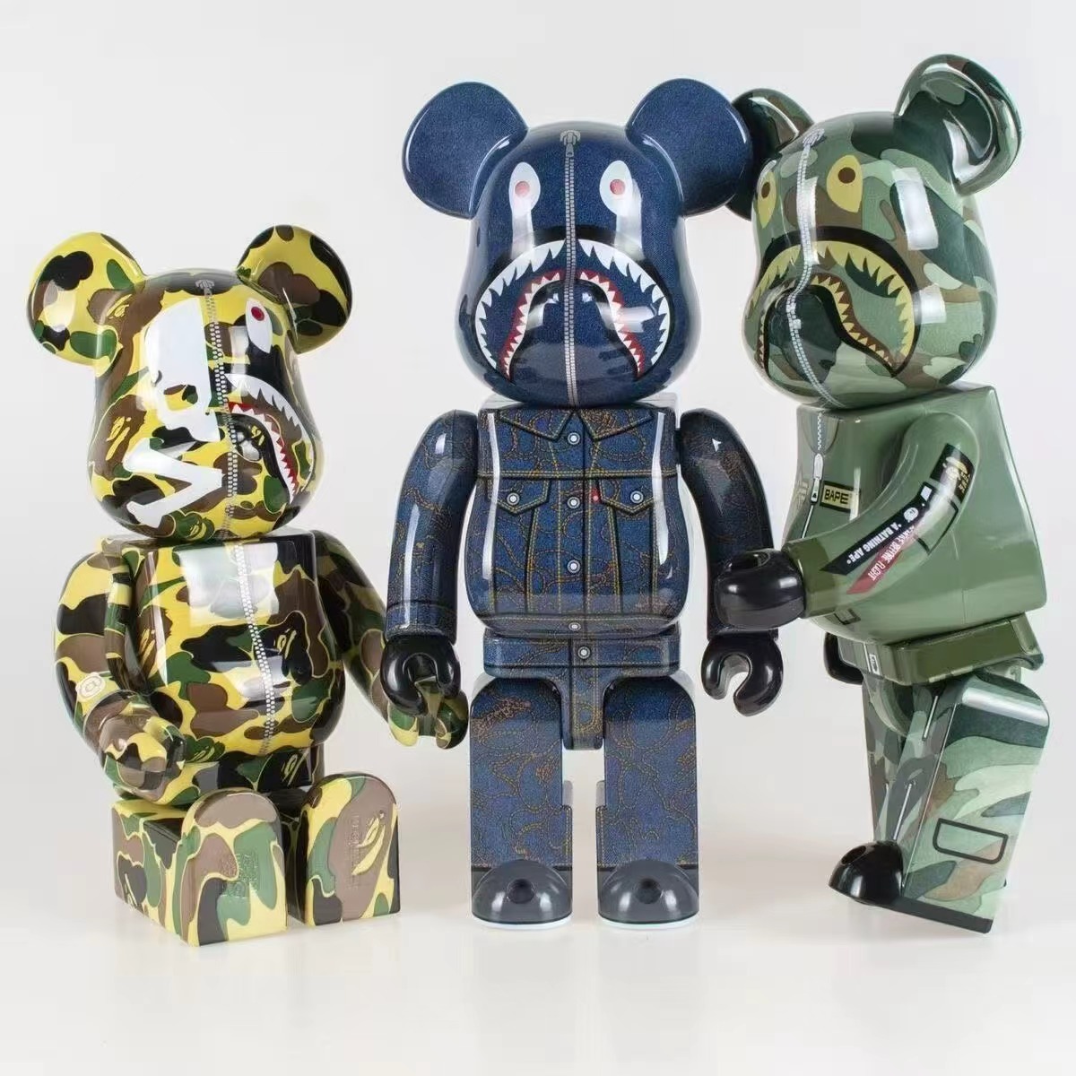 Bestselling Bearbrick 400% Shark Figure 11 Inches Living Room Desktop Ornament Bestselling Bearbrick 400 Shark Figure 11 Inches Living Room Desktop Ornament