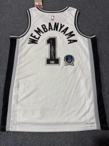 Hot Sale Wembanyama 1 San Antonio Spurs White Home Signed Jersey Beckett Certified Website Checkable 3 56d990a6506135ac163e0788734e5992
