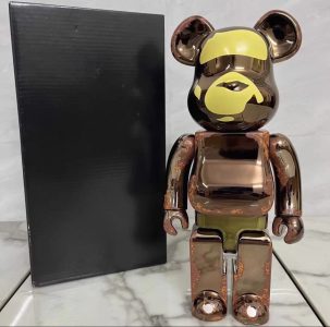 Bearbrick400暴力熊吉利服熊王玩偶桌面摆件
