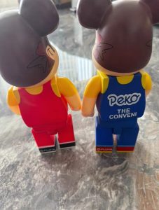Bearbrick400牛奶妹暴力熊玩偶桌面摆件