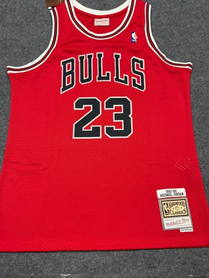 > Hot Selling Michael Jordan Chicago Bulls #23 Autographed Jersey, Beckett BAS Certified, Verifiable on Official Website